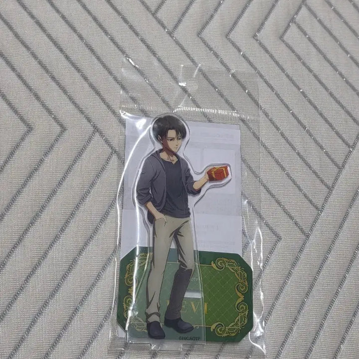 [BUNJANG] Attack on Titan Levi Childhood Ver. Acrylic Stand / [미개봉] 진격의 거인 리바이 아크릴 스탠드 어린 시절 Ver. 진격거