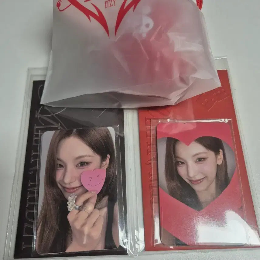 [BUNJANG] ITZY Fan Meeting Entry Photocard Set (Day 1 Gift + Day 2) / itzy 있지 팬미팅 입장포카 1일차 기프트 + 2일차 포카