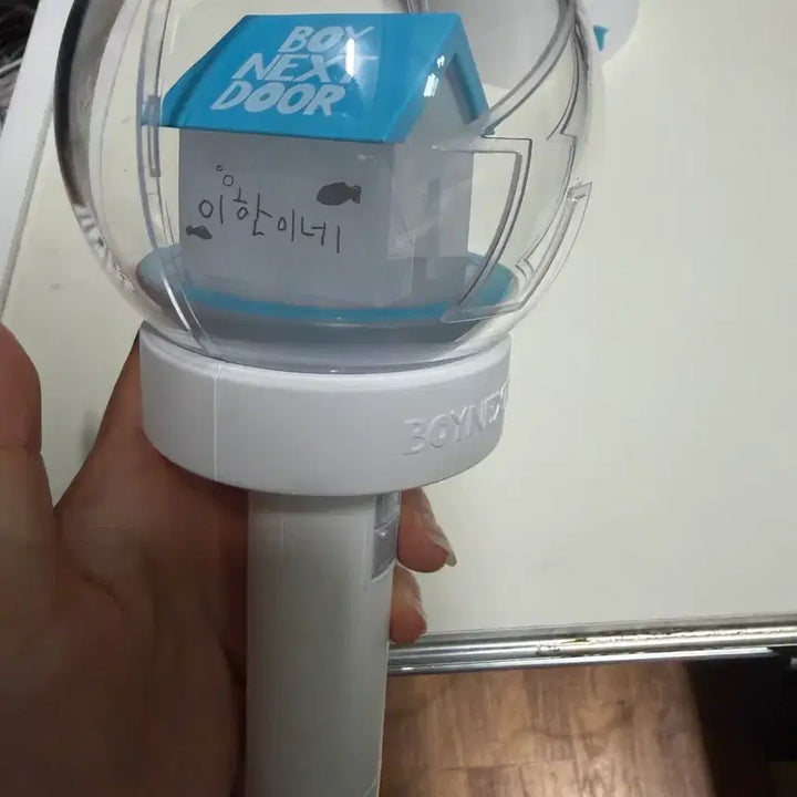 [BUNJANG] BOYNEXTDOOR Wonders Stick w/ Stand / 보넥도 원더스틱 거치대 포함