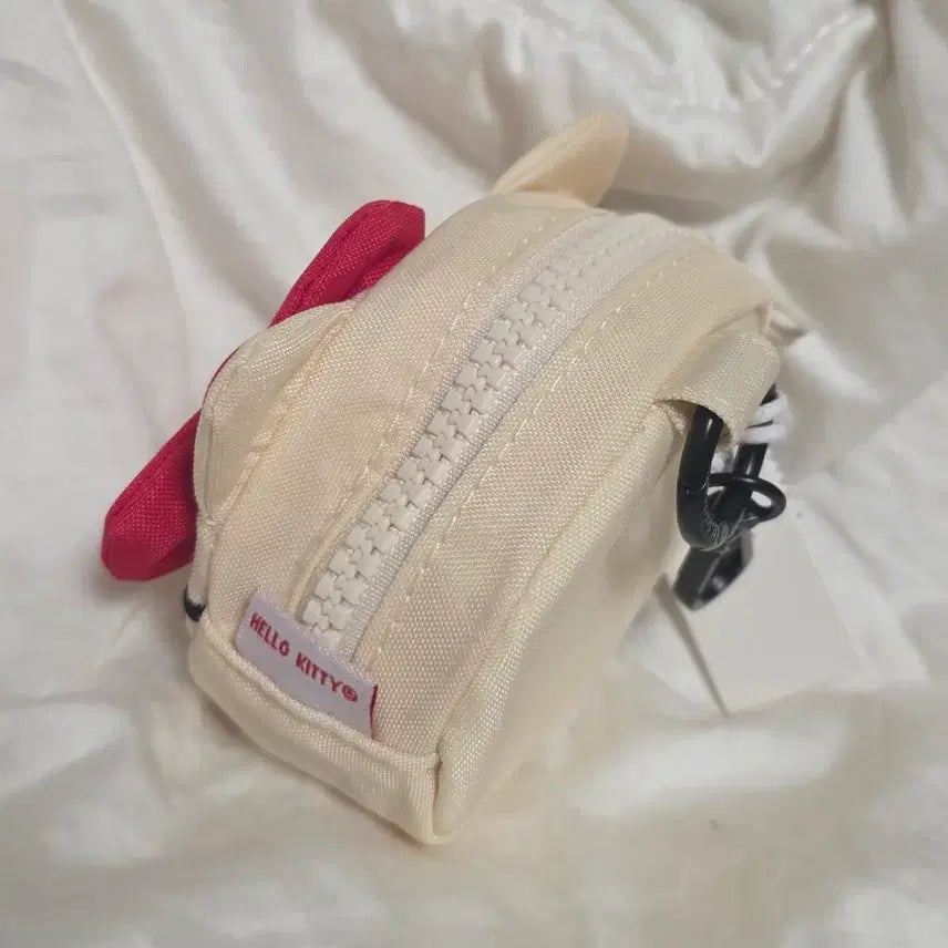 [BUNJANG] Baggu x Hello Kitty Coin Pouch Charm / baggu 바쿠 헬로키티 동전지갑 파우치 참