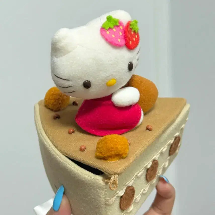 [BUNJANG] Sanrio Hello Kitty Vintage Chocolate Shortcake Storage Box / 고전 산리오 헬로키티 빈티지 초레어 초콜릿 쇼트케이크 보관함