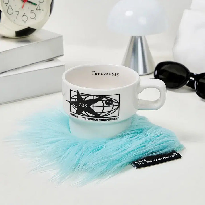 [BUNJANG] SHINee 17th Anniversary Mug &amp; Faux Fur Coaster Set (Taemin Photocard) / 샤이니 17주년 머그 &amp; 퍼 코스터 셋트 (태민 포카)