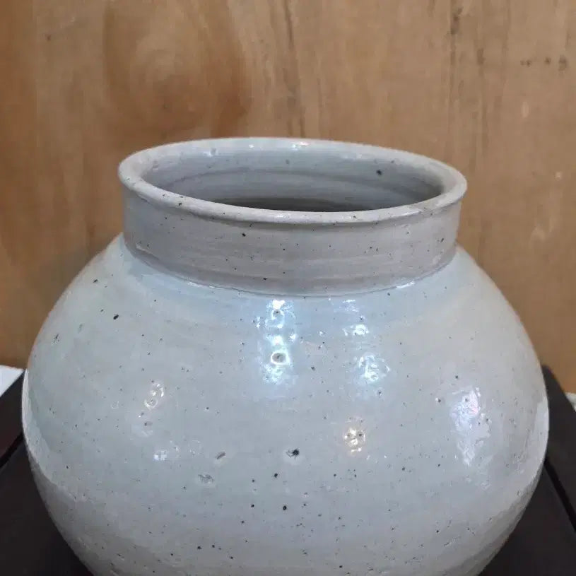 [BUNJANG] Joseon Dynasty Local Kiln White Porcelain Jar / 조선시대 지방가마 백자호