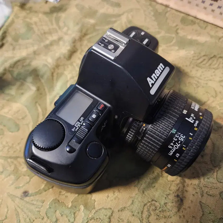 [BUNJANG] Anam Nikon F-801s Film Camera with AF Nikkor 35-70mm F3.3-4.5 Lens (1991) / 1991년에 출시된 아남 니콘 F-801s(Anam Nikon F-801s) 필름 카메라와 AF Nikkor 35-70mm F3.3-4.5 렌즈 건전지 뚜껑 없어요 카메라 대해서