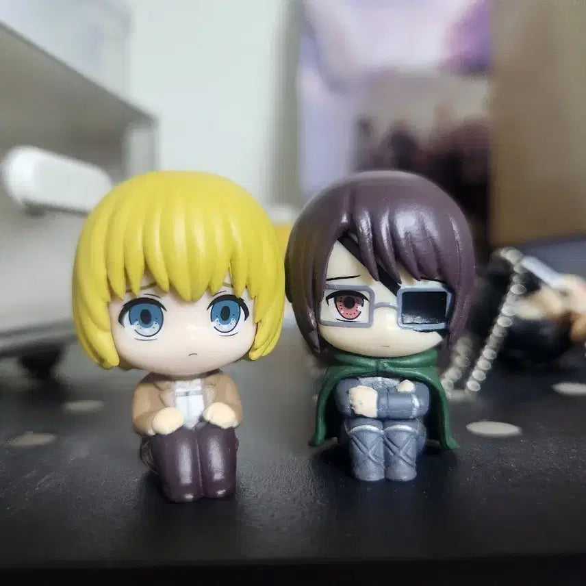 [BUNJANG] Attack on Titan "Machiboke" Armin &amp; Hange Figure / 진격의거인 마치보우케 아르민,한지