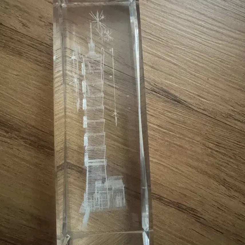 [BUNJANG] Taiwan 101 Tower Crystal Ornament / 대만여행기념품 101타워 크리스탈 장식품