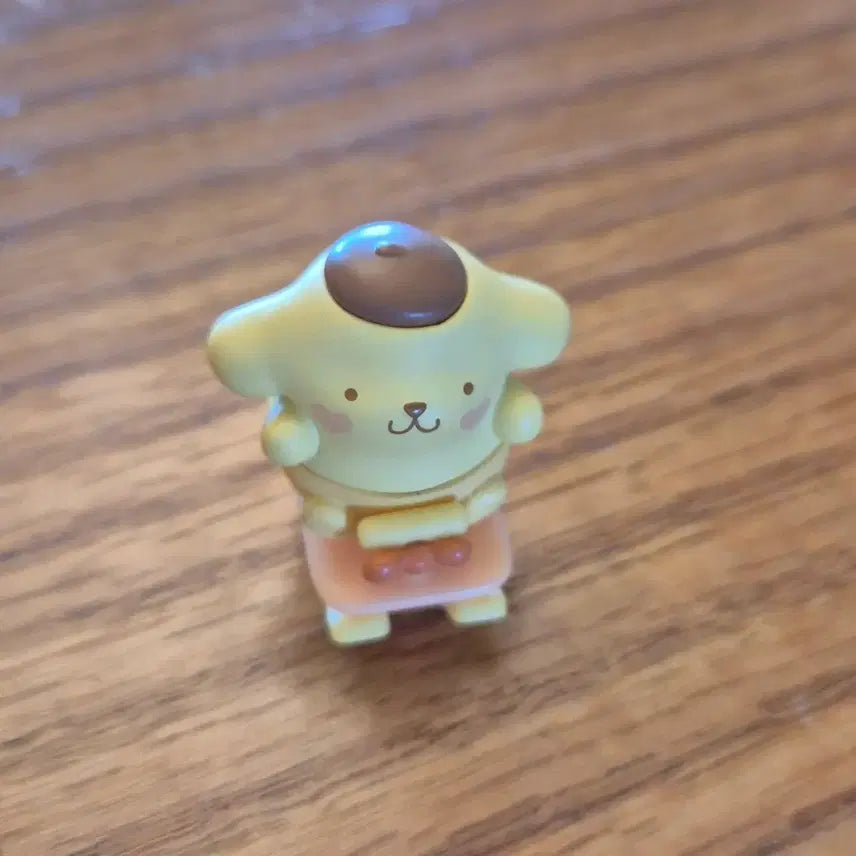 [BUNJANG] Sanrio Gacha Sleigh Figure PomPomPurin / 산리오 가챠 피규어 스윙/흔들 썰매 피규어 폼폼푸린