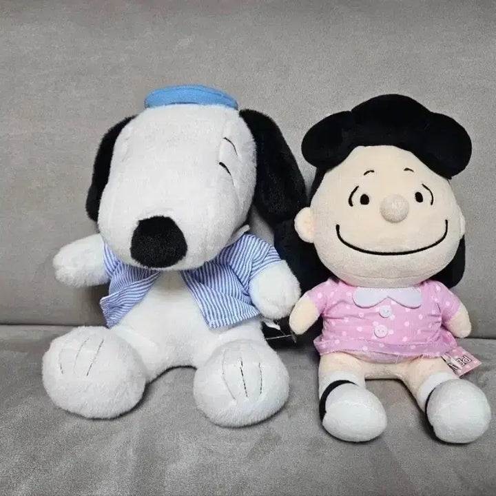 [BUNJANG] Genuine Snoopy Lucy Sitting Pajama Medium Plush Doll / 정품 스누피 루시 싯팅 파자마 중형 인형