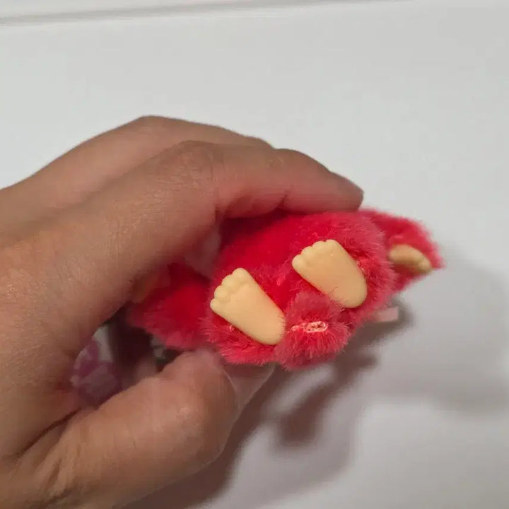 [BUNJANG] Monchhichi Strawberry Mini Keychain (Limited Edition) / 몬치치 지역한정 딸기 미니 키링