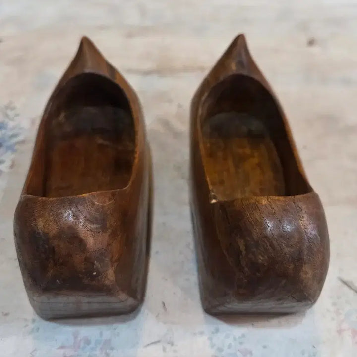 [BUNJANG] Antique Wooden Clogs / 땟물좋은 애기 나막신