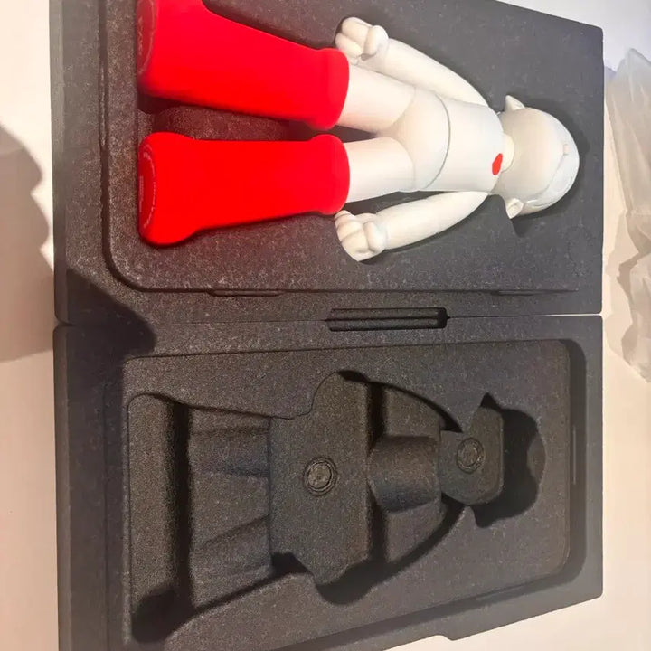 [BUNJANG] Astro Boy 60th Anniversary Figure &amp; Wireless Charger Set / 아톰 60주년 기념 피규어 + 아톰 무선충전기