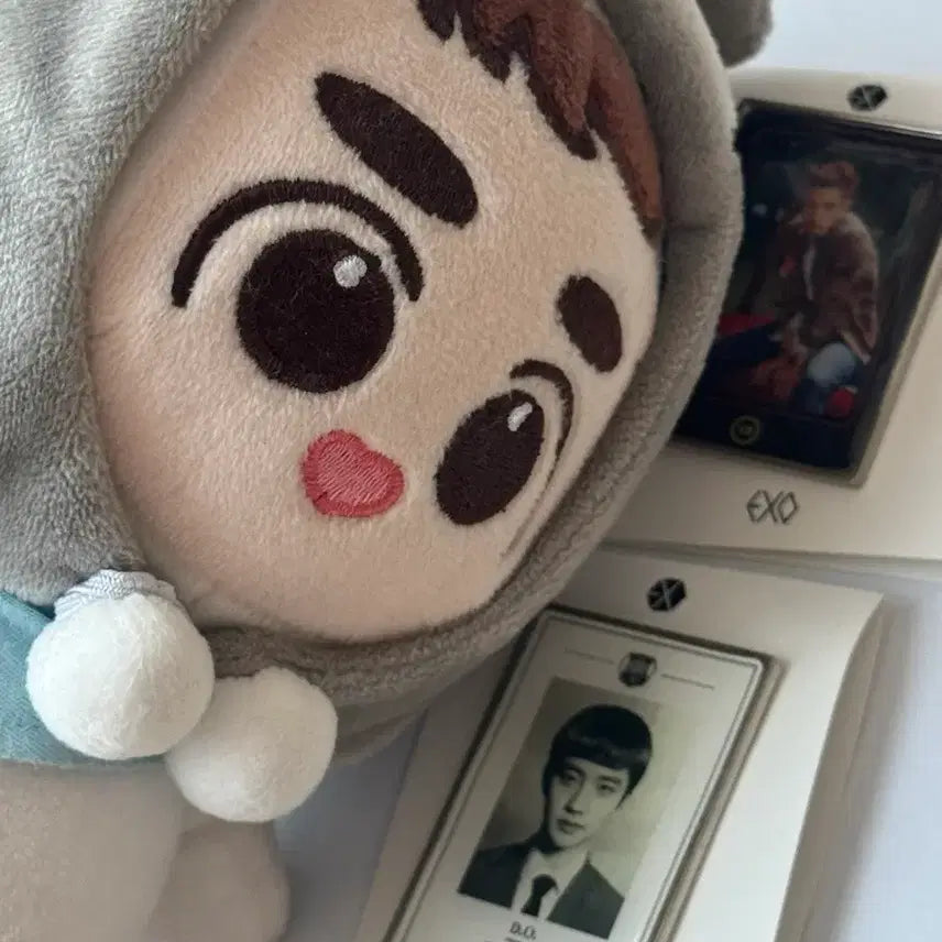[BUNJANG] Dyo-ramy Doll &amp; D.O. Badge Bundle / 됴램이 인형