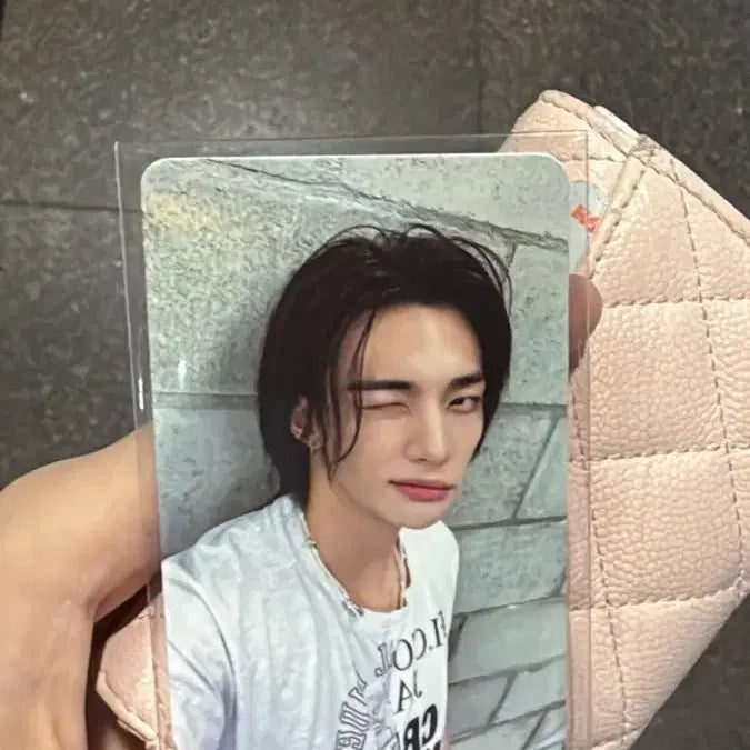 [BUNJANG] Stray Kids Hyunjin This &amp; That Official Photocard / 급전) 스키즈 현진 공방 포카 2주차 디스앤댓  사녹 포토카드 this &amp; that