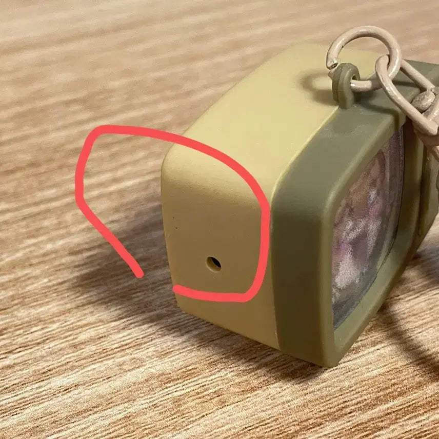 [BUNJANG] Pixelly Duckgoe Retro TV Keyring Mystery Investigation Squad / [픽셀리] 덕개 레트로 티비 키링 / 미스터리 수사반
