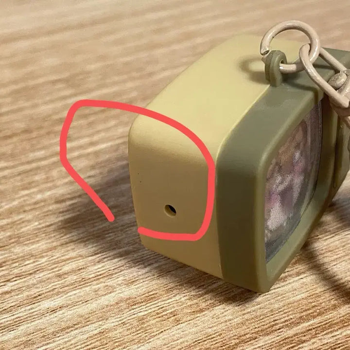 [BUNJANG] Pixelly Duckgoe Retro TV Keyring Mystery Investigation Squad / [픽셀리] 덕개 레트로 티비 키링 / 미스터리 수사반