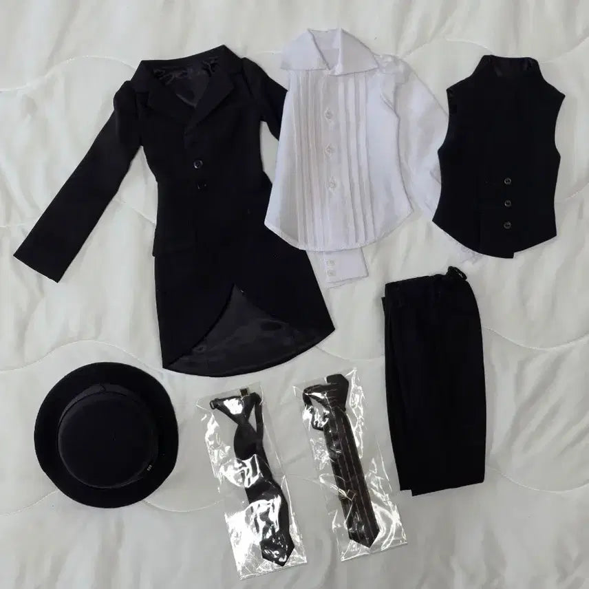 [BUNJANG] Sadoll SD Girl Classic Look Set (Includes 2 Outfits + Accessories) / 마지막)사돌 sd여아 클래식1+3+덤(원가40)