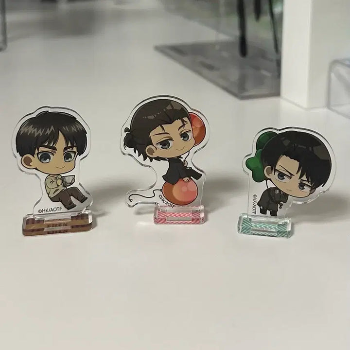 [BUNJANG] Attack on Titan Eren Yeager &amp; Levi Mini Acrylic Stand Bundle Set / (일괄) 진격의 거인 에렌 예거 &amp; 리바이 미니 아크릴 스탠드 판매