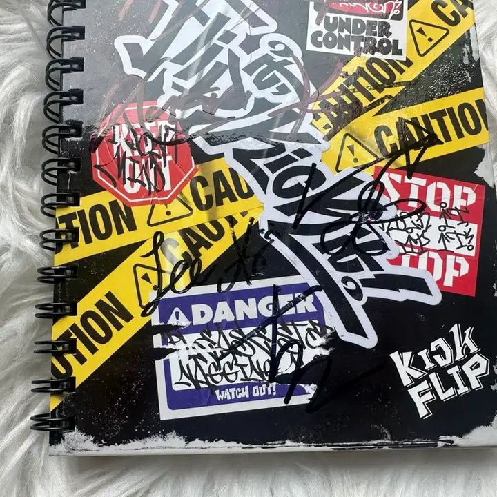 [BUNJANG] Kick Flip Signed Album / Kick Flip 킥플립 친필 싸인앨범