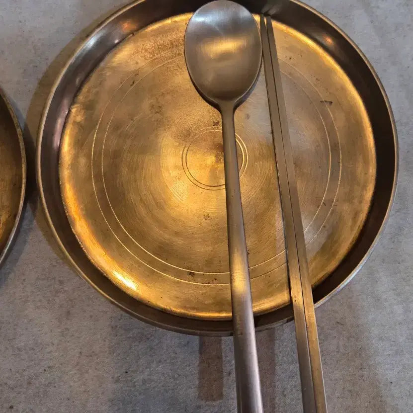 [BUNJANG] Vintage Brass Water Trays and Cutlery Set (2 Sets) / 옛날 유기 물쟁반과 유기수저 2세트