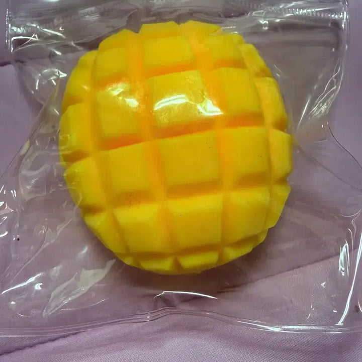 [BUNJANG] Crunchy Slime "Mallow Postman Kkan Mango" / 말랑 우체부 깐망고 크런치 슬랑이