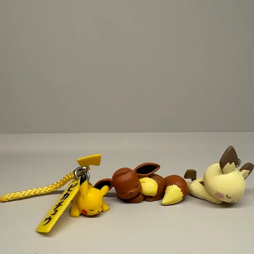 [BUNJANG] Pokemon Sleeping Pikachu &amp; Eevee Keyring Figures Bundle Set / 포켓몬스터 잠자는 피카츄, 이브이 키링 피규어 일괄