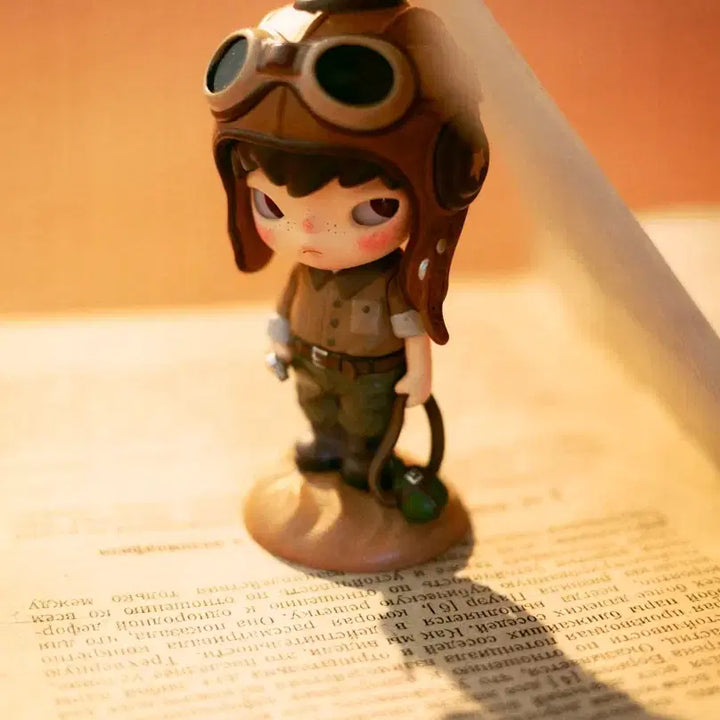 [BUNJANG] Popmart Hirono x The Little Prince Series Secret Pilot Figure / 팝마트 히로노 X 어린왕자 시리즈 시크릿 조종사