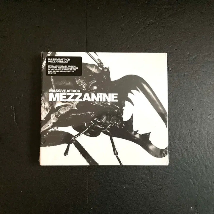 [BUNJANG] Massive Attack Mezzanine 20th Anniversary Deluxe Edition 2CD (Sealed) / 매시브어택-Mezzanine 20주년 딜럭스 미개봉2CD
