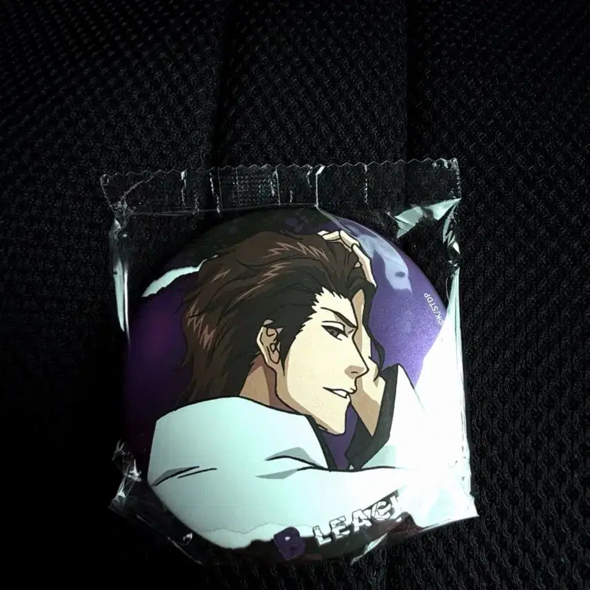 [BUNJANG] Bleach Can Badge Set - Aizen, Shunsui, Uryu (Rare Aizen Included) / [급처.최종인하] 블리치 캔뱃지 아이젠 레어, 아이젠, 슌스이, 이시다 4종세트