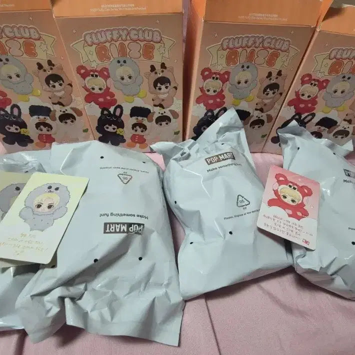 [BUNJANG] RIIZE Popmart Rizzyco Fluffy Doll + To-Nyangdeok Pouch Bundle Set / 라이즈  팝마트 리즈코 플러피 인형+ 토냥덕 파우치 일괄 양도