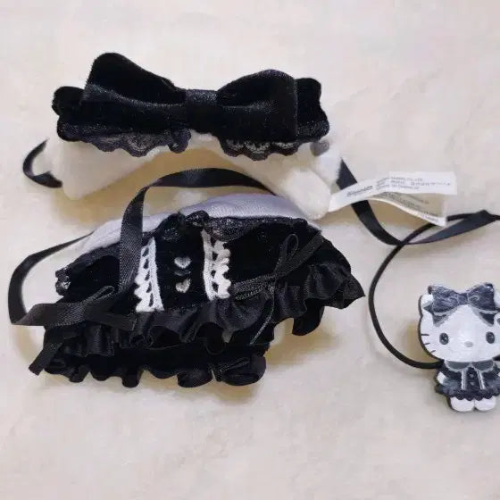[BUNJANG] Sanrio Hello Kitty Gothic Night Party Costume / 산리오 엔조이 아이돌 키티 고딕나이트 파티 코스튬