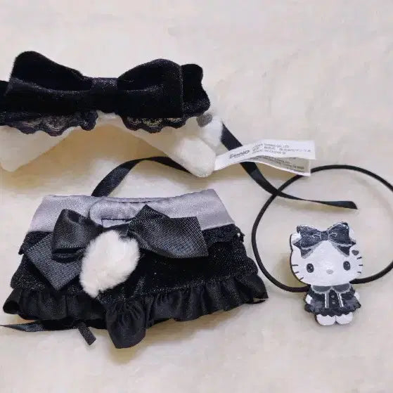 [BUNJANG] Sanrio Hello Kitty Gothic Night Party Costume / 산리오 엔조이 아이돌 키티 고딕나이트 파티 코스튬