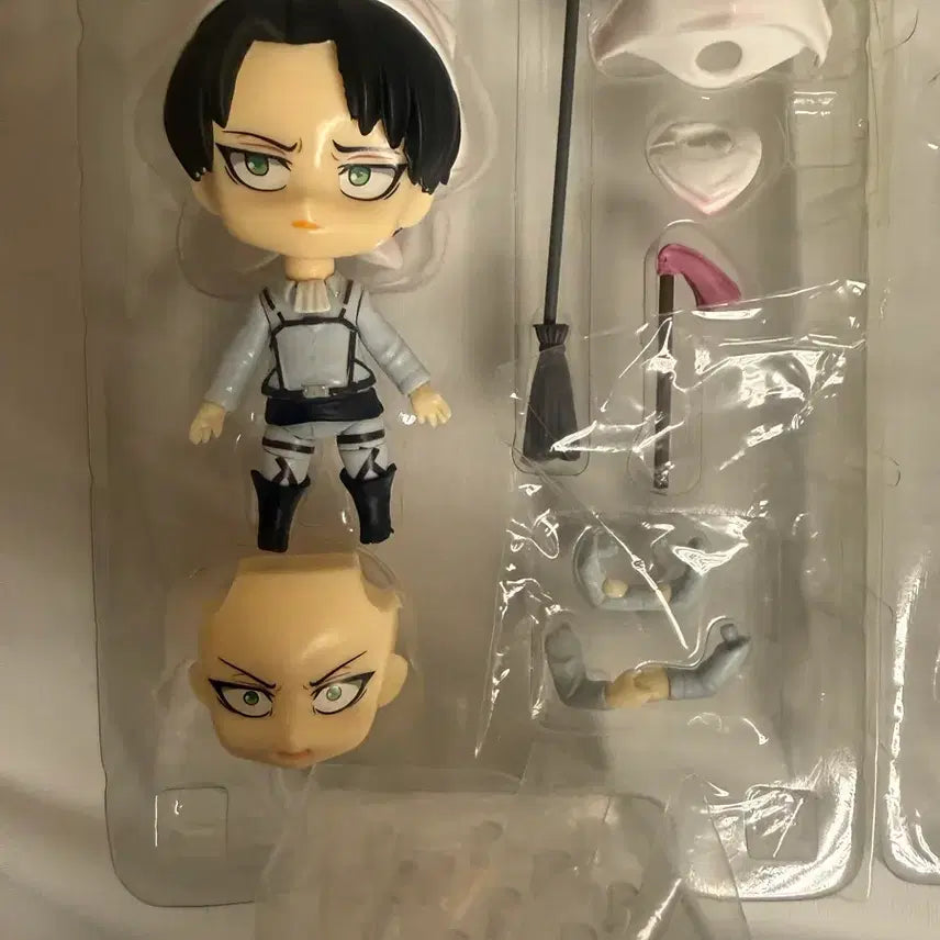 [BUNJANG] Nendoroid Levi Cleaning Ver. Q Version Figure (Unsealed) / [비공식-개봉] 넨도로이드 청소 리바이 Q버전