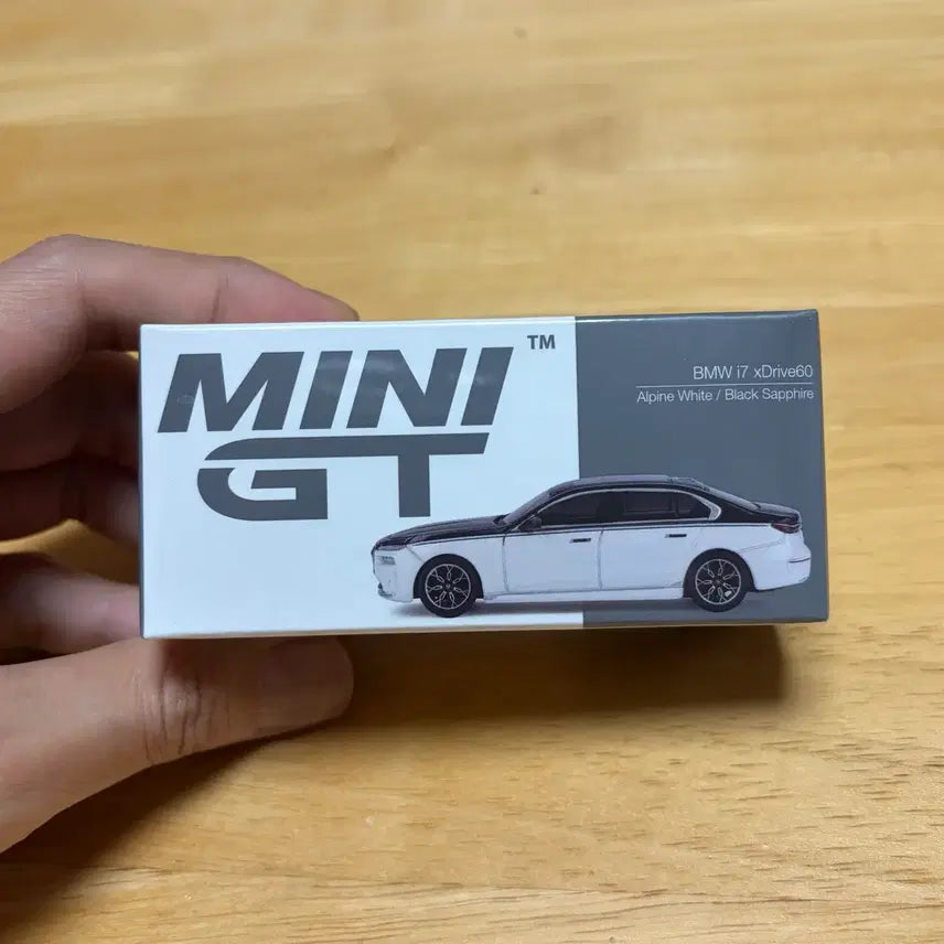 [BUNJANG] MiniGT 959 BMW i7 xDrive60 Alpine White/Black Sapphire Diecast / 미니지티 959 BMW i7 xDrive60 알핀 화이트/블랙 사파이어 다이캐스트