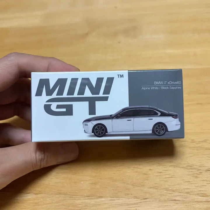 [BUNJANG] MiniGT 959 BMW i7 xDrive60 Alpine White/Black Sapphire Diecast / 미니지티 959 BMW i7 xDrive60 알핀 화이트/블랙 사파이어 다이캐스트