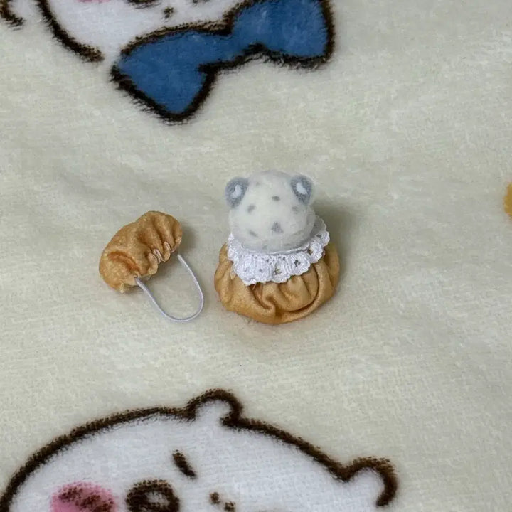 [BUNJANG] Sylvanian Families Kirakira Lottery Happy Sweets G Prize Snow Leopard / 실바니안 키라키라 쿠지 해피스위츠 G상 설표