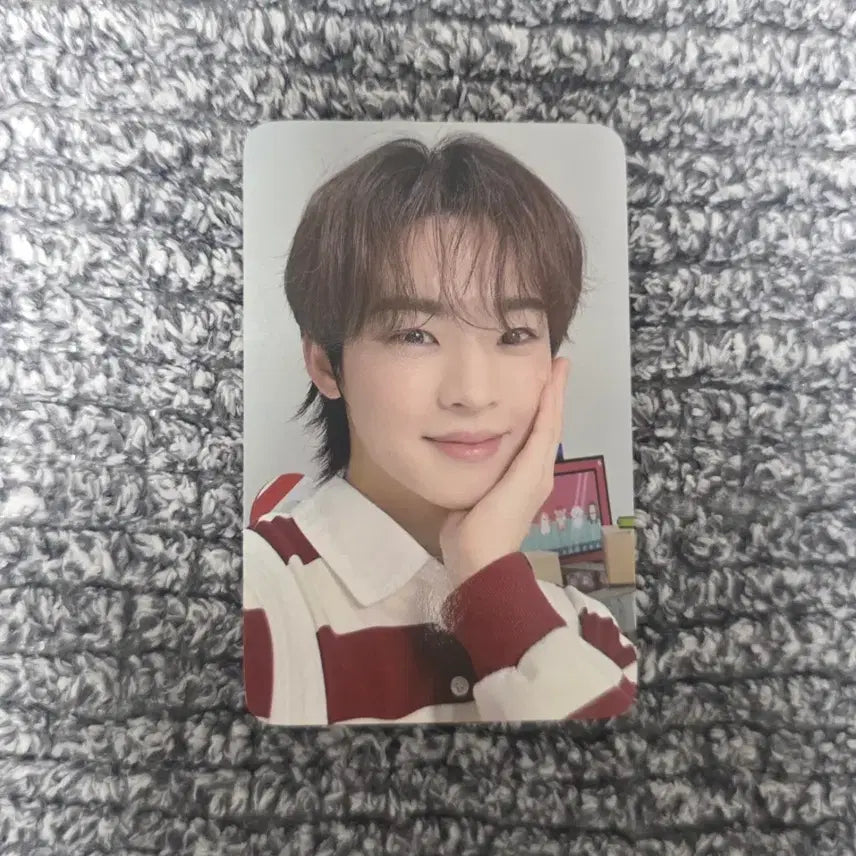 [BUNJANG] ONF Hyojin Umbrella Photocard / 온앤오프 효진 양우산 포카