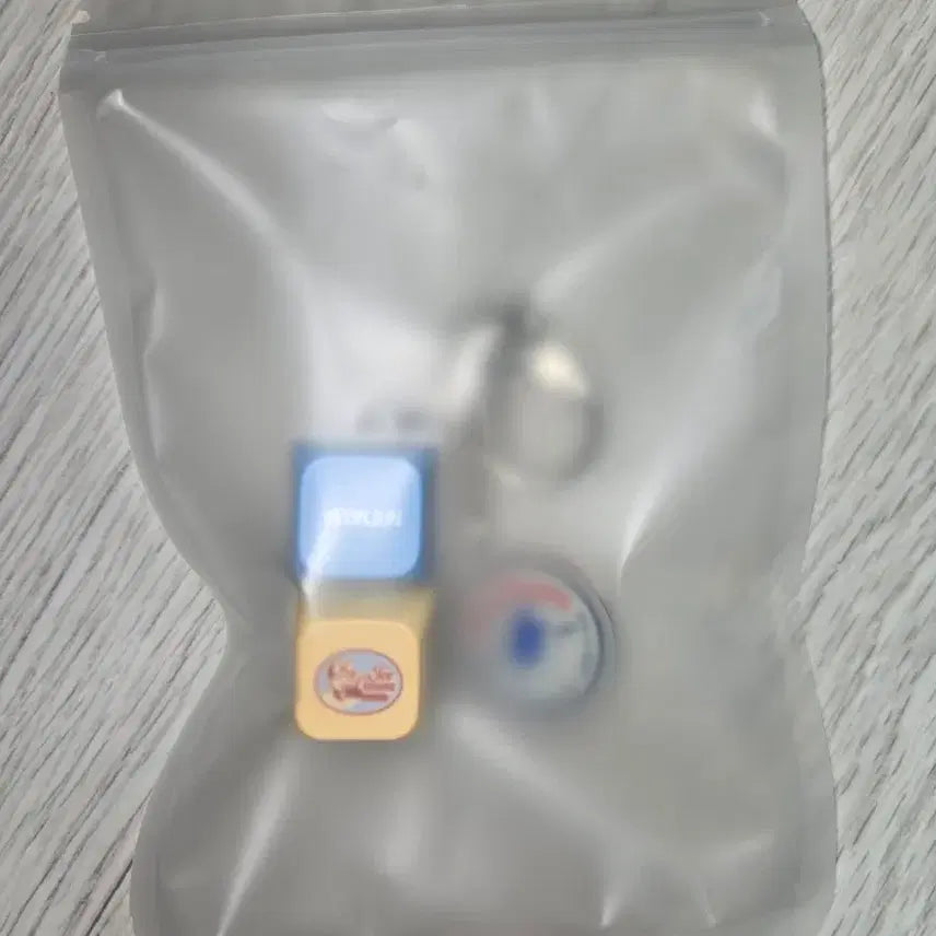 [BUNJANG] TXT Yeonjun GS25 Limited Edition Keycap Keychain / 연준 gs25 한정판 키캡 키링 양도합니다