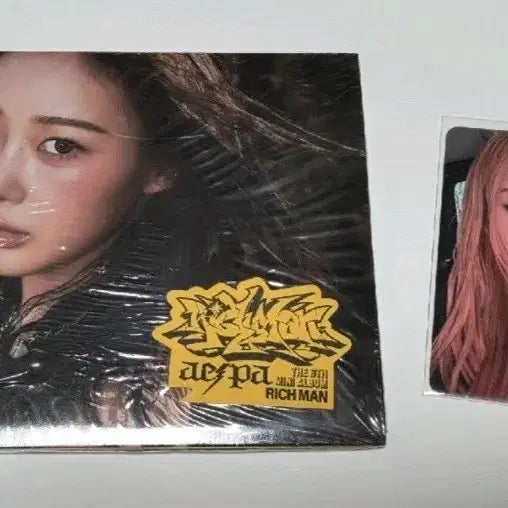 [BUNJANG] aespa Rich Man Mini 6th Album BURST Ver. Giselle Photocard (Sealed) / [미개봉] 에스파 (aespa) - 미니6집 [Rich Man] (BURST Ver.)  지젤