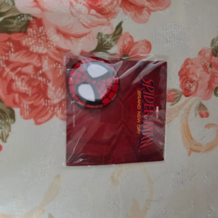 [BUNJANG] Spider-Man Brand New Day Pin Badge / 스파이더맨 브랜드뉴데이 핀 뱃지