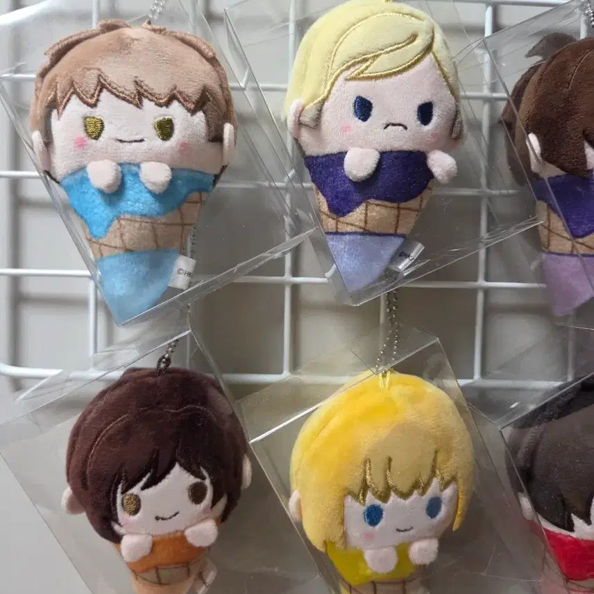 [BUNJANG] Attack on Titan Aistar Pinui Bundle (Box Included) / [택포 10만] 진격의거인 아이스타피누이 일괄(박스있음)