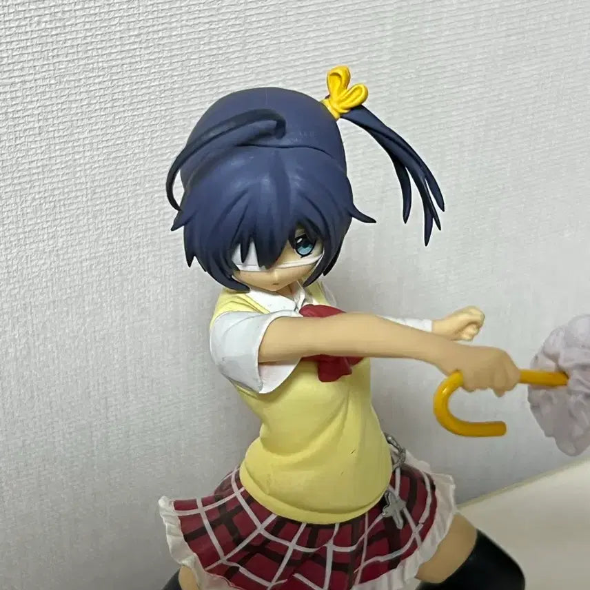 [BUNJANG] Chunibyo demo Koi ga Shitai! Classic Anime Girl Umbrella Figure (Display Only, No Box) / 중2병이라도 사랑이 하고싶어 고전 미소녀 우산 피규어(단순전시/박스X)