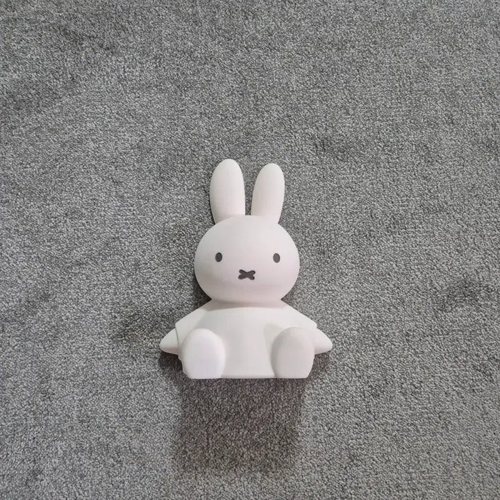 [BUNJANG] Japanese Authentic Miffy Silicone Mirror Figure Medium Object / [일본정품] 미피 실리콘 거울 피규어 중형 오브제