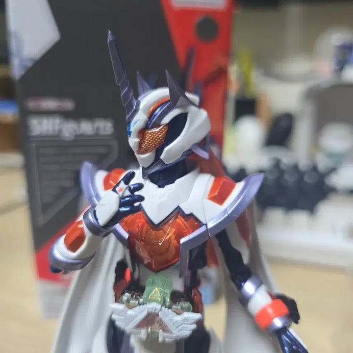 [BUNJANG] S.H.Figuarts Kamen Rider Gekitoha Sun Unicorn / 가면라이더 갓챠드 / Shf 가면라이더 마제이드 썬유니콘