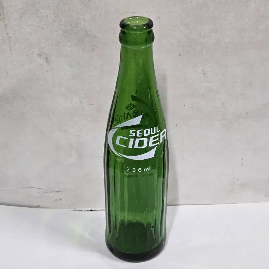 [BUNJANG] Vintage Seoul Cider Glass Bottle (1970s-1980s) / 1970~1980년대에 서울청량음료 등에서 생산되었던 빈티지 음료수 병.서울사이다 유리병
