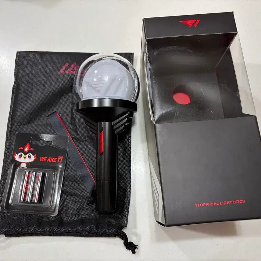 [BUNJANG] T1 Official Light Stick + Arti Batteries / T1 티원 공식 응원봉 + 아티 건전지