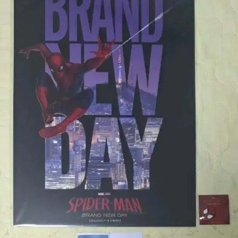 [BUNJANG] Spider-Man Brand New Day Pet Poster AR Film Pin Badge Set / 3개 세트) 스파이더맨 브랜드 뉴데이 pet포스터 ar 필름 핀뱃지 세트 굿즈 특전