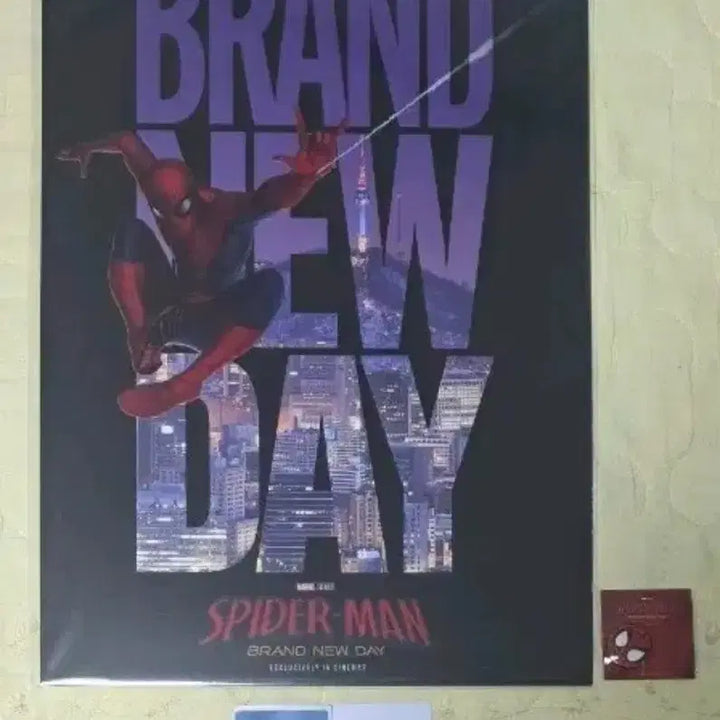 [BUNJANG] Spider-Man Brand New Day Pet Poster AR Film Pin Badge Set / 3개 세트) 스파이더맨 브랜드 뉴데이 pet포스터 ar 필름 핀뱃지 세트 굿즈 특전