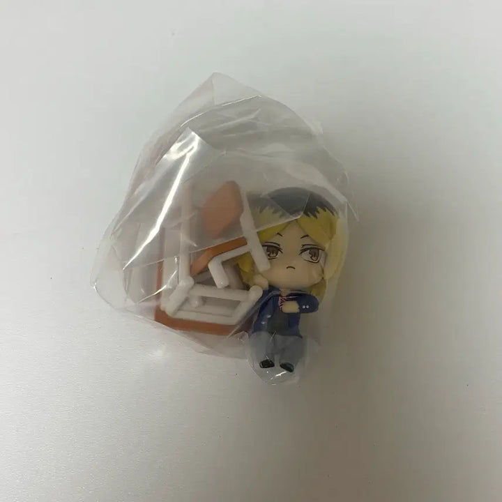 [BUNJANG] Haikyu!! Kozume Kenma "Study Time" Gacha Figure (Lightly Used) / 하이큐 코즈메 켄마 공부 할 시간 가챠 피규어 단순개봉 새제품