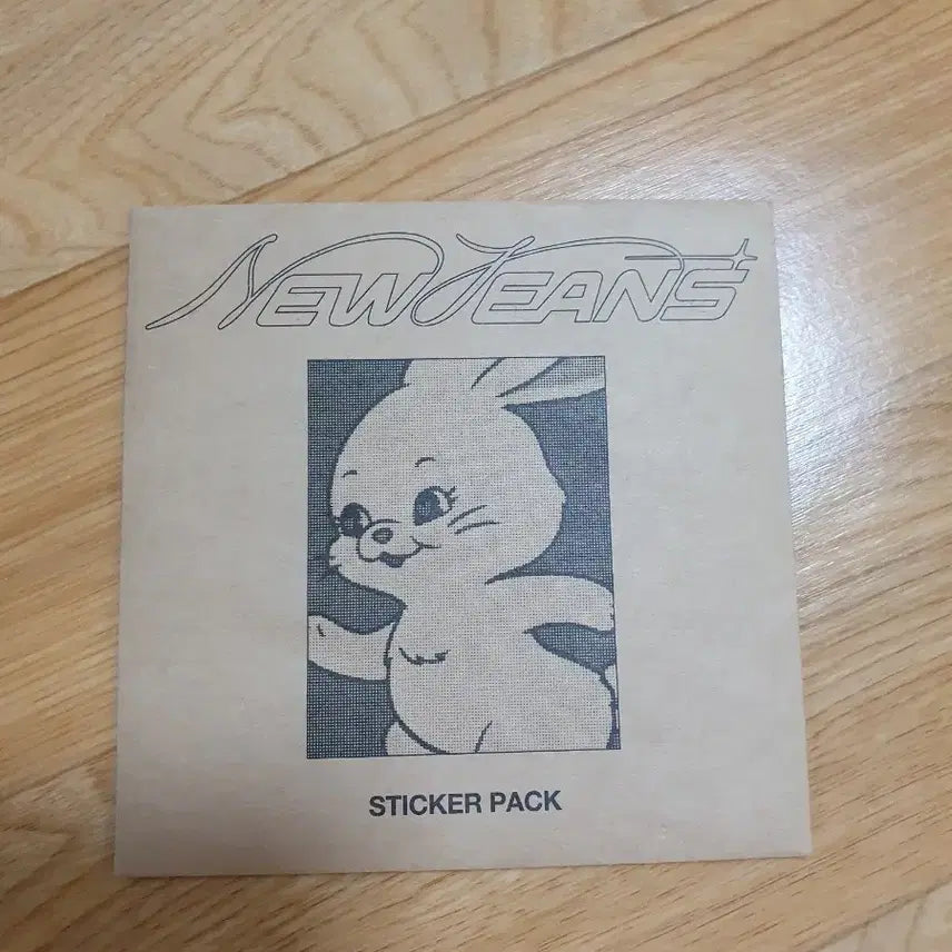 [BUNJANG] NewJeans 1st Album Pop-up Goods Sticker Pack B (Sealed) / 뉴진스 1집 팝업 굿즈 미개봉 새상품 스티커팩 B