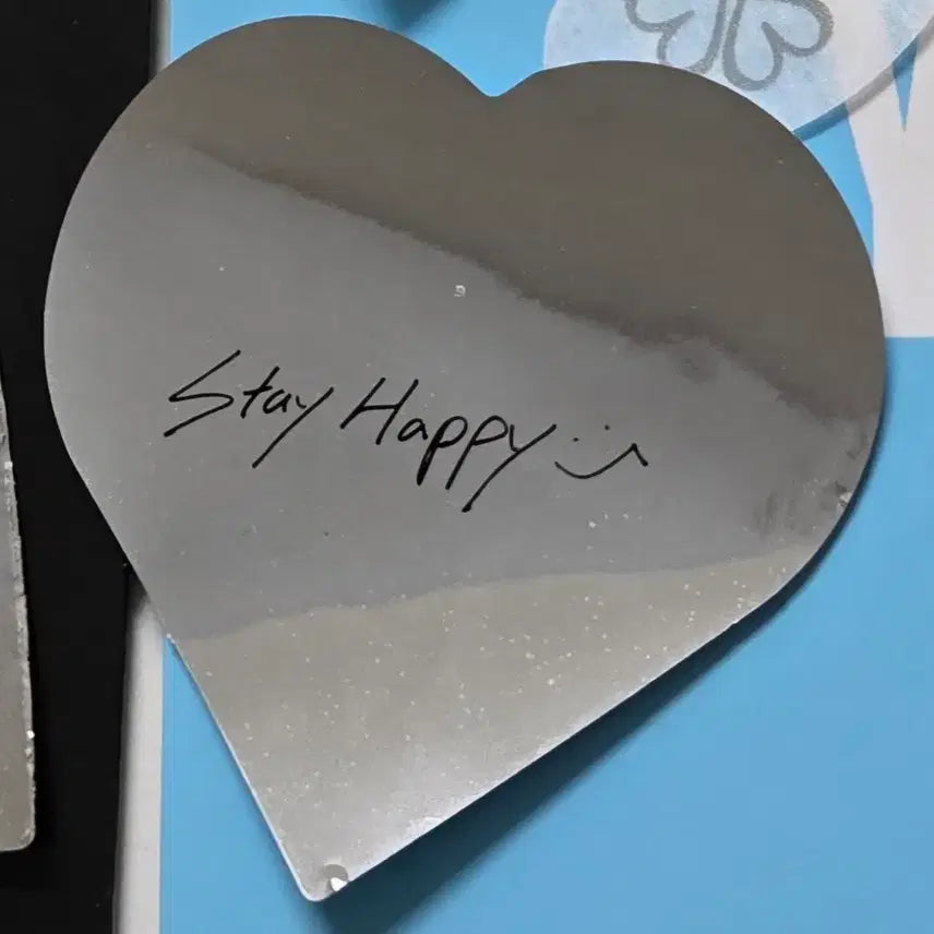 [BUNJANG] DAY6 Young K Confetti Heart Badge / 영케이 컨펜티